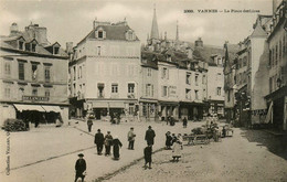 Vannes * La Place Des Lices * Boulangerie * Marché Marchands - Vannes