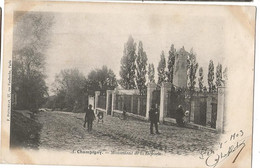 Champigny Monument De La Défense - Champigny