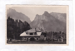 Delcampe - CPSM.  14 X 9  -  SIXT.  -  La  Gare Et La Pointe De Salles - Sixt-Fer-à-Cheval