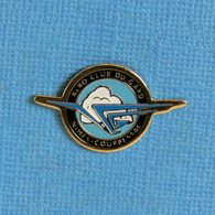 1 PIN'S //  ** AÉROCLUB DU GARD / NIMES - COURBESSAC ** . (LOGO MOTIV PARIS) - Avions