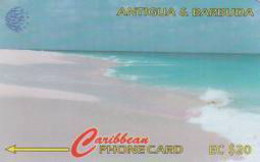 ANTIGUA : 017C EC$20 Pink Sand Beach USED - Antigua En Barbuda