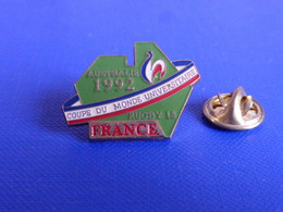 Pin's Rugby à XIII 13 - Coupe Du Monde Universitaire Australie 1992 France - Coq Tricolore Sportif (PJ68) - Rugby