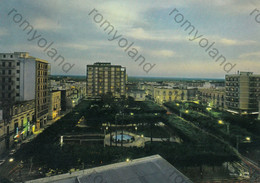 CARTOLINA  TRANI ,PUGLIA, NOTTURNO PIAZZA VITTORIO EMANUELE COLOR ,VIAGGIATA 1967 - Trani