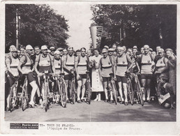 TOUR DE FRANCE L'EQUIPE DE FRANCE CYCLISTE AU GRAND COMPLET Photo PARIS -SOIR Années 50 ? - Ciclismo