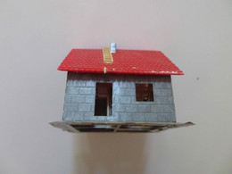 MODELISME FERROVIAIRE: MAQUETTE MAISON EN CONSTRUCTION + OUVRIER SUR ÉCHELLE (FORMAT HO) - Decoración