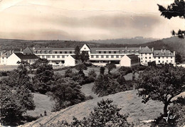 Huelgoat         29         Le Groupe Scolaire Jean-Jaurès        10x15   (voir Scan) - Huelgoat