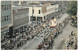 CHICOUTIMI - CANADA - LA RUE RACINE, UN JOUR DE FETE -53752- - Chicoutimi