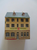 MODELISME FERROVIAIRE: MAQUETTE IMMEUBLE OU ENTREPRISE "KLISCHEE SCHUNKE" (FORMAT HO) - Décors