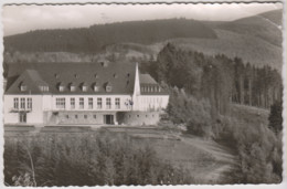 ALLEMAGNE - MESCHEDE (SAVERLAND) - RASTHAUS HENNESEE - CPSM Dentelée Petit Format En Noir Et Blanc - Meschede