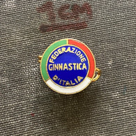 Badge Pin ZN009681 - Gymnastics Italy Federation Association Union - Gymnastique