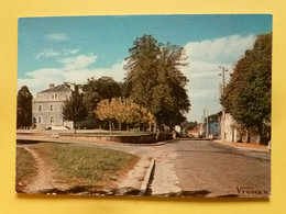 V11-40-landes-castets  Des  Landes-- Place De L'hôtel De Ville- - Castets