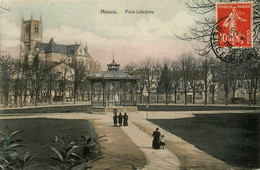 Meaux * Place Lafayette * Le Kiosque - Meaux