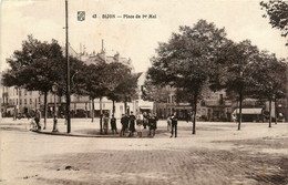 Dijon * La Place Du 1er Mai * Groupe D'enfants - Dijon