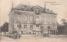 CRUZY LE CHATEL - BEAU PREMIER PLAN DE L'HOTEL DE VILLE - CARTE ANIMEE -  TOP !!! - Cruzy Le Chatel