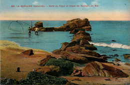 La Bernerie En Retz * Bord De Plage Et Digue De Rochers En Mer * Pêche Au Carrelet - La Bernerie-en-Retz