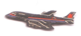 T130  Pin's AVION CARGOLUX BOEING 747-8 AIRLINES Achat Immédiat - Avions