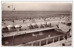 Cabourg (Calvados) La Plage Et La Piscine - 1957 - Cabourg