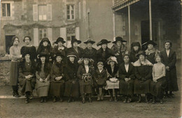 Poitiers * Carte Photo Photographe Maurice COUVRAT * école D'institutrices ? * Cachet à Sec - Poitiers