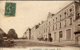 Parthenay * Rue Et Grand Hôtel TRANCHANT - Parthenay