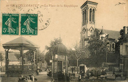 Chatellerault * La Place De La République * Marché Foire * Kiosque - Chatellerault