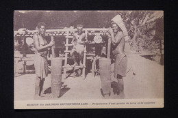 SALOMON - Carte Postale - Préparation D'une Galette De Taros Et De Noisettes - L 82258 - Solomon Islands