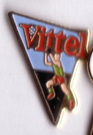 C113 Pin's VITTEL VOSGES BASKET Achat Immédiat - Basketball