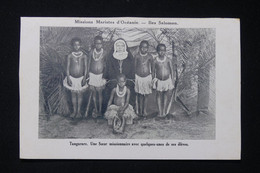 SALOMON - Carte Postale - Tangarare - Une Sœur Missionnaire Avec Quelques Unes De Ses élèves - L 82262 - Isole Salomon