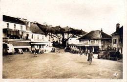 01 : Bellegarde-sur-Valserine : Place Victor-Bérard :( Cpsm P.F. ) - Bellegarde-sur-Valserine