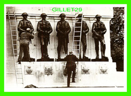 Delcampe - MILITARIA - MONUMENT PAR ALBERT ANTOINE, LONDRES 1977 -  ÉDITIONS CATARACTE - - Kriegerdenkmal