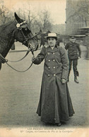 Paris * Les Femmes Cochères * Métier Cocher * Mme LUTGEN , Ex Comtesse Du Pin De La Guérinière - Straßenhandel Und Kleingewerbe