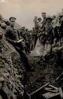 WK I Im Felde Stahlhelm Mit Stirnplatte Foto-Karte I-II - Weltkrieg 1914-18