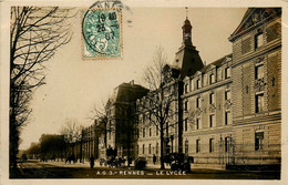 Rennes * Une Rue * Le Lycée * école - Rennes