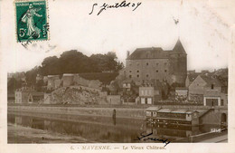 Mayenne * Vue Sur Le Vieux Château * Bateau Lavoir - Mayenne