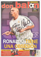 Cca 2003 Ronaldo Luis Nazário De Lima (1976-) Labdarúgó Aláírása újságon - Autres & Non Classés