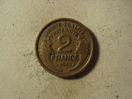 MONNAIE FRANCE 2 FRANCS 1933 MORLON  (2 De La Valeur Faciale Gras Et Avec Grain De Raisin ) - 2 Francs