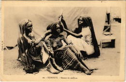 ** T1 Djibouti, Séance De Coiffure / Hair Salon, African Folklore, From Postcard Booklet - Non Classificati