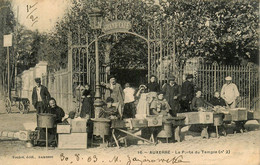 Auxerre * 1903 * Les Marcnads De Marrons * La Porte Du Temple (2) * Devant Le Grand Café - Auxerre