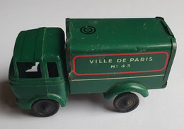 SESAME - Camion Ville De Paris Service De Nettoiement - Publicidad