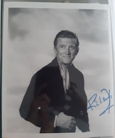 Autographe Signature Feutre Bleu Kirk Douglas Acteur Américain Photo Kodac Noir Et Blanc 200X250 - Autres & Non Classés