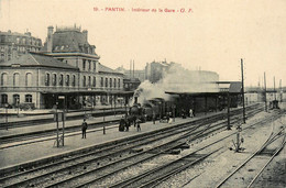 Pantin * Intérieur De La Gare * Arrivée Train Locomotive Machine * Ligne Chemin De Fer Seine St Denis - Pantin