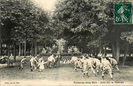 Fontenay Sous Bois * Jeux Sur La Pelouse * Groupe D'enfants - Fontenay Sous Bois