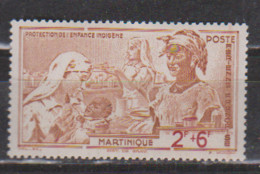 MARTINIQUE        N°  YVERT   PA 2  NEUF AVEC CHARNIERES   (Charn  2/38 ) - Airmail