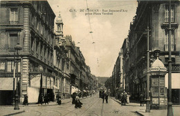 Rouen * La Rue Jeanne D'arc Prise Place Verdrel * Tramway Tram * Poste Ptt - Rouen