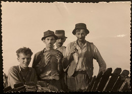 Thème Pêche - Photo Ancienne - Les Pêcheurs Et Leurs Prises - Sud De La France - Types Personnages - Fishing