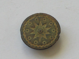 Ancien Bouton Plat  Militaire ?    **** EN ACHAT IMMEDIAT **** - Boutons