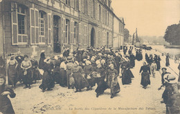 N73 - 29 - MORLAIX - Finistère - La Sortie Des Cigarières De La Manufacture Des Tabacs - Morlaix