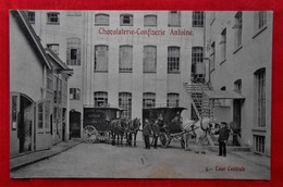 CPA Chocolaterie-Confiserie Antoine/ Cour Centrale/ Attelages - Artigianato