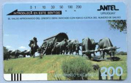 URUGUAY : D02 200 MONUMENTO LA CARRETA (small Knick In Card) USED - Uruguay