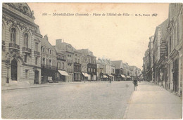 MONTDIDIER SOMME : PLACE DE L 'HÔTEL DE VILLE - Ed BF PARIS N° 100 - CIRCULE MARCILLY SUR SEINE - Montdidier