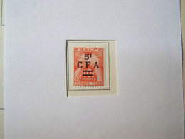 REUNION - 1946 - Timbre TAXE - Surcharge Sur Type Gerbes Entrelacées 5fr CFA Sur 10fr - Neuf * Trace De Charnière - Timbres-taxe